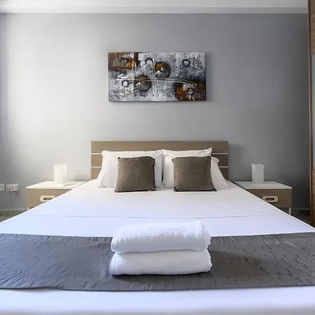 F9 Room 1, Private Double Room With Private Bathroom In Shared Flat Msida Exterior photo