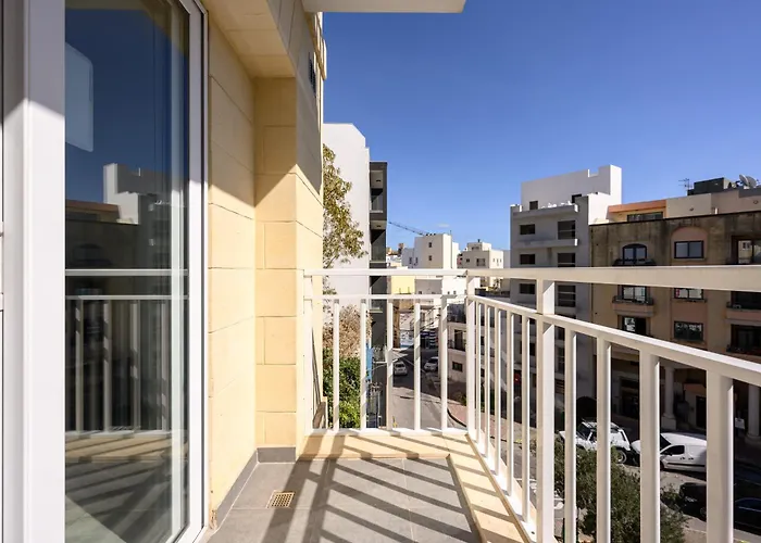 F9 Room 1, Private Double Room With Private Bathroom In Shared Flat