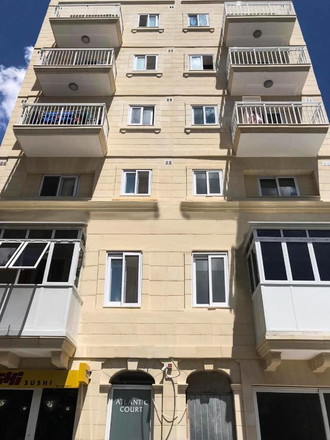 F9 1, Private Double With Private Bathroom In Shared Flat