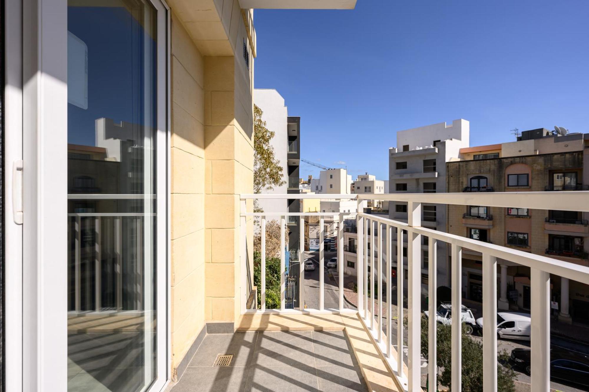 F9 1, Private Double With Private Bathroom In Shared Flat Msida