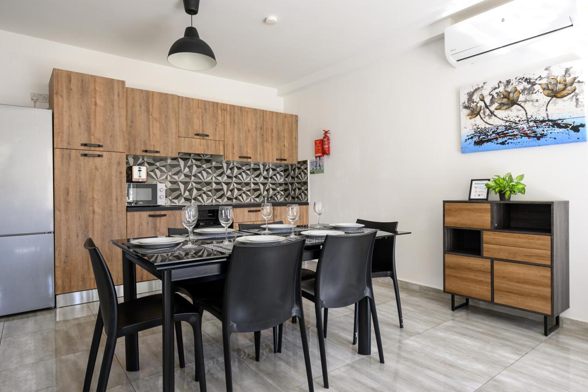 F9 1, Private Double With Private Bathroom In Shared Flat Homestay *