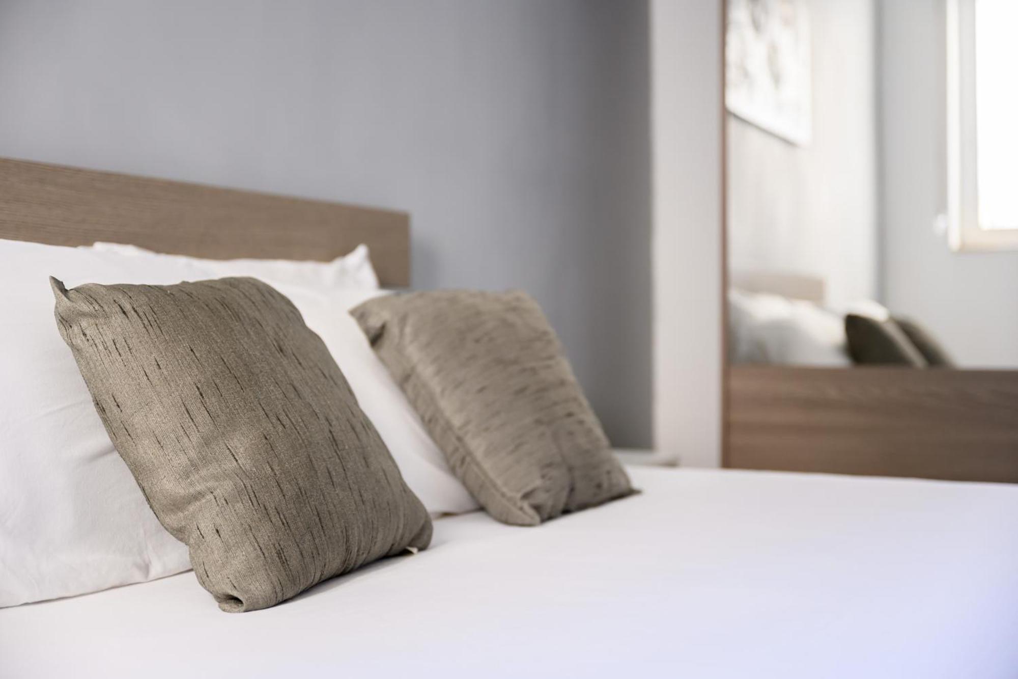 Homestay F9 1, Private Double With Private Bathroom In Shared Flat *