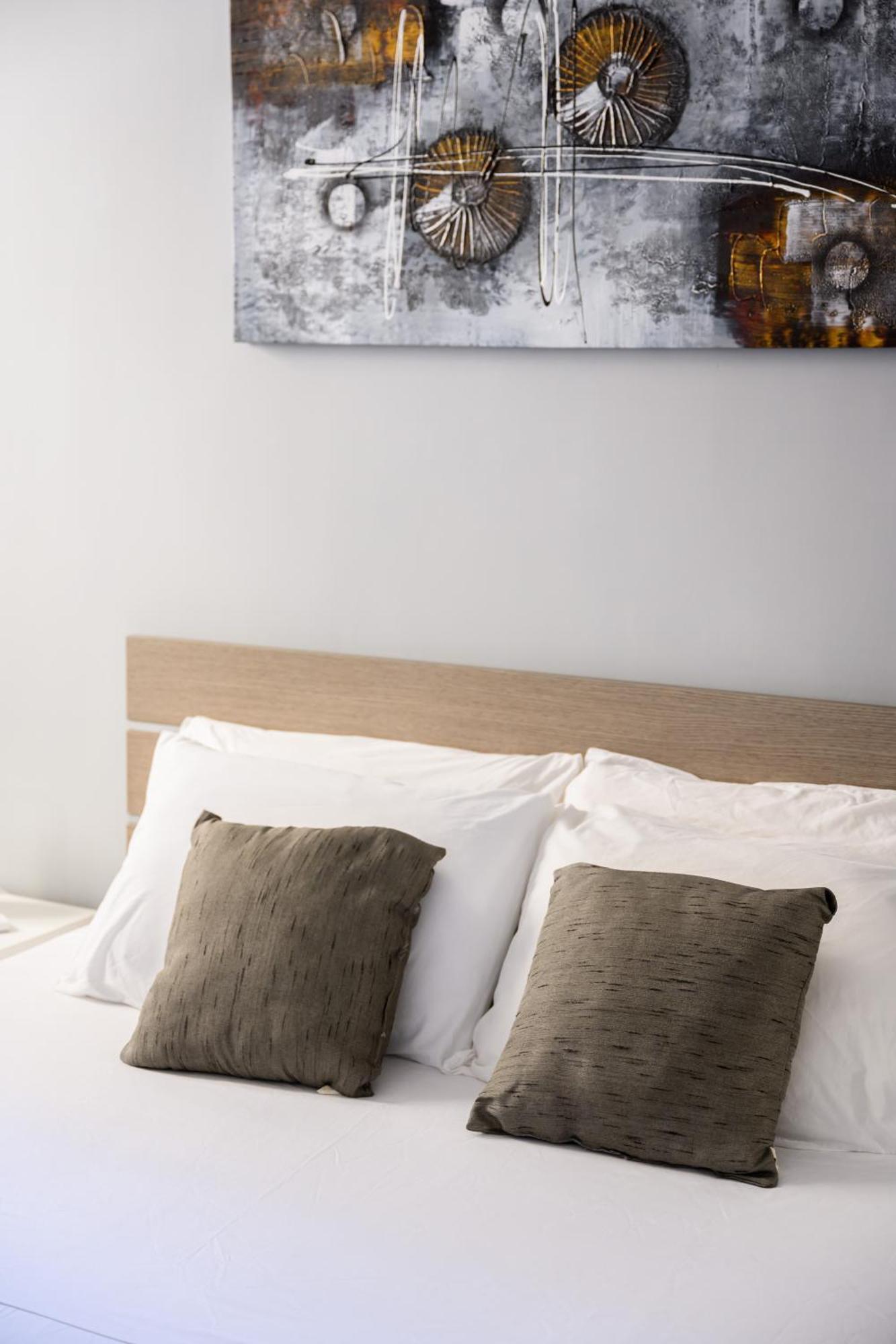 F9 1, Private Double With Private Bathroom In Shared Flat Homestay