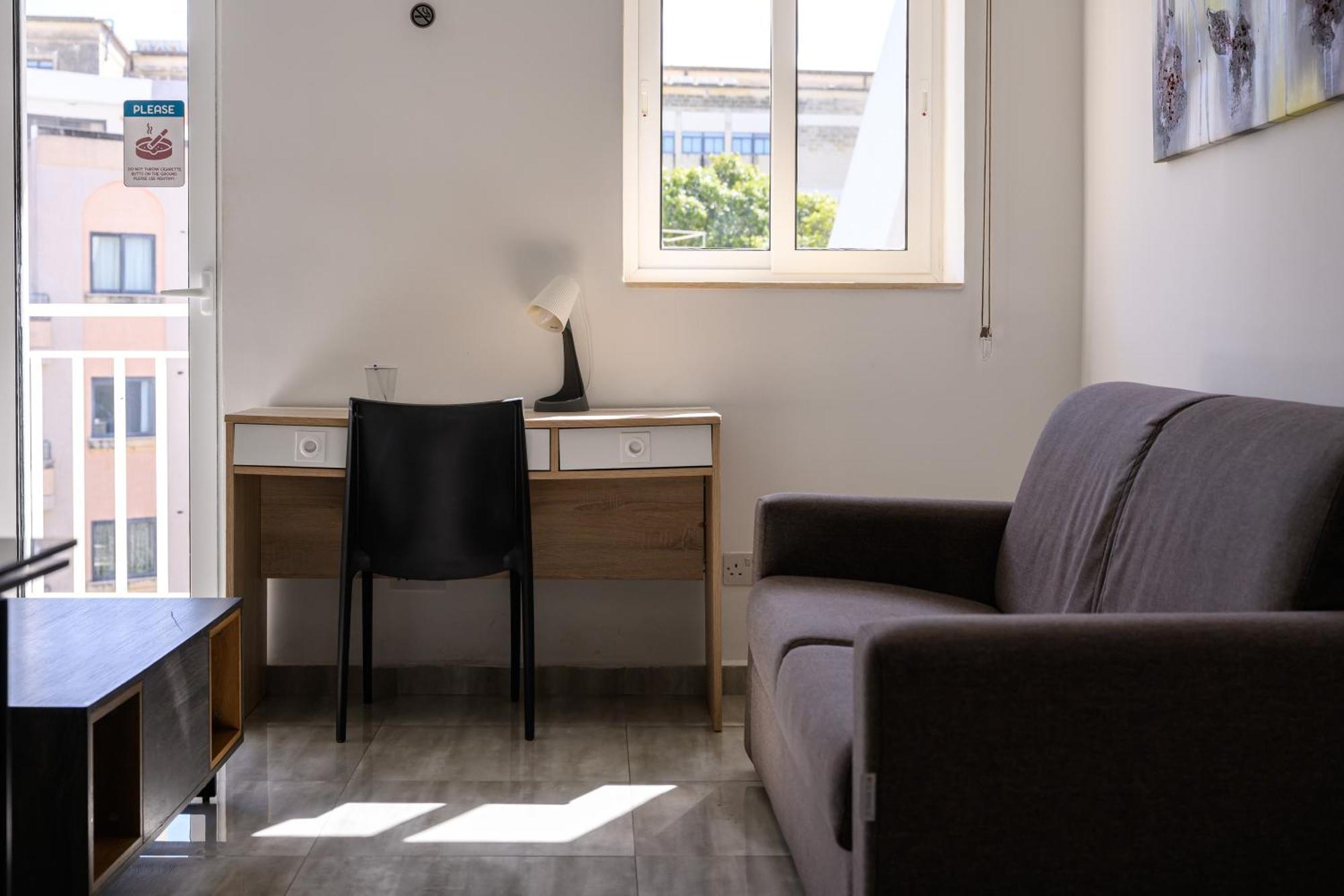 F9 1, Private Double With Private Bathroom In Shared Flat Msida