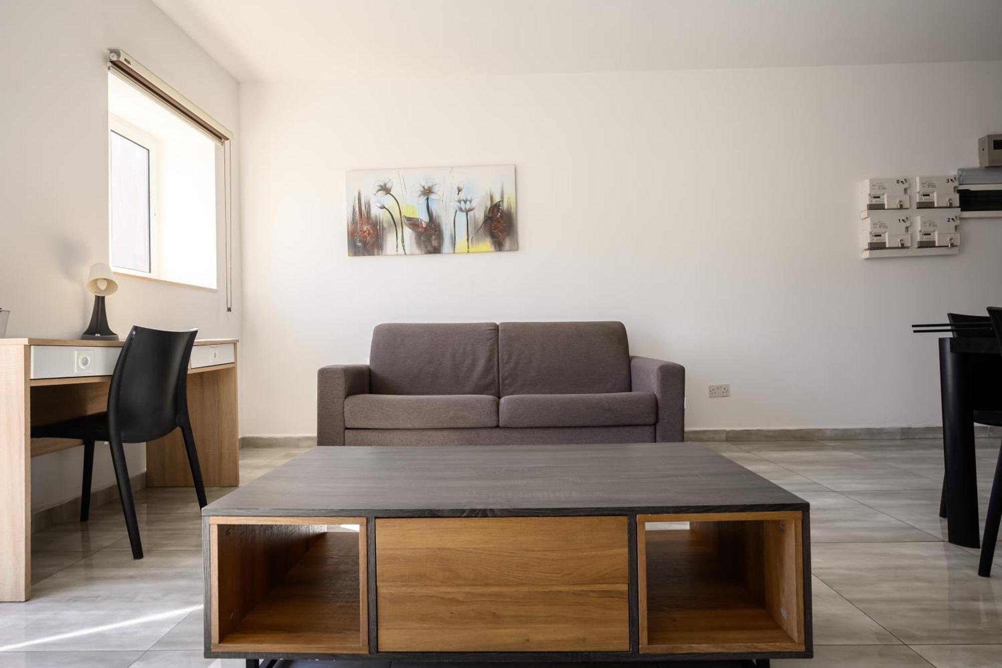 F9 1, Private Double With Private Bathroom In Shared Flat Homestay Msida